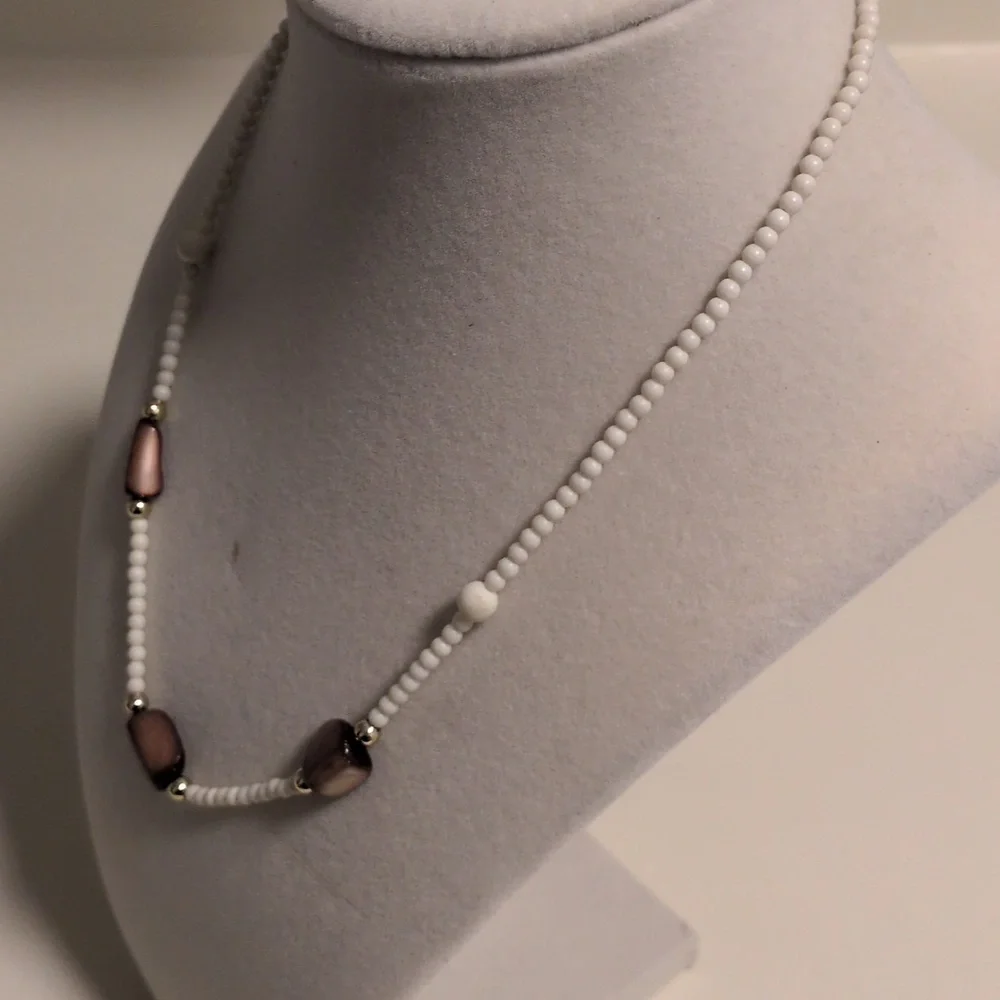 Elegant Cream and‎ Rose /Mauve Mother Of Pearl Shell Beaded Necklace